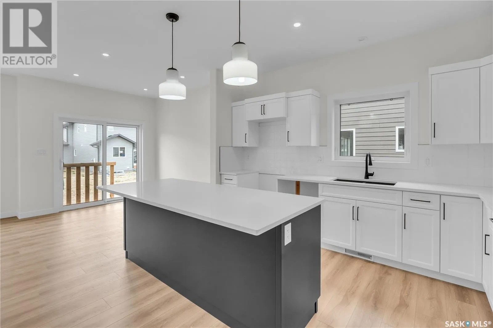 411 Doran CRESCENT
