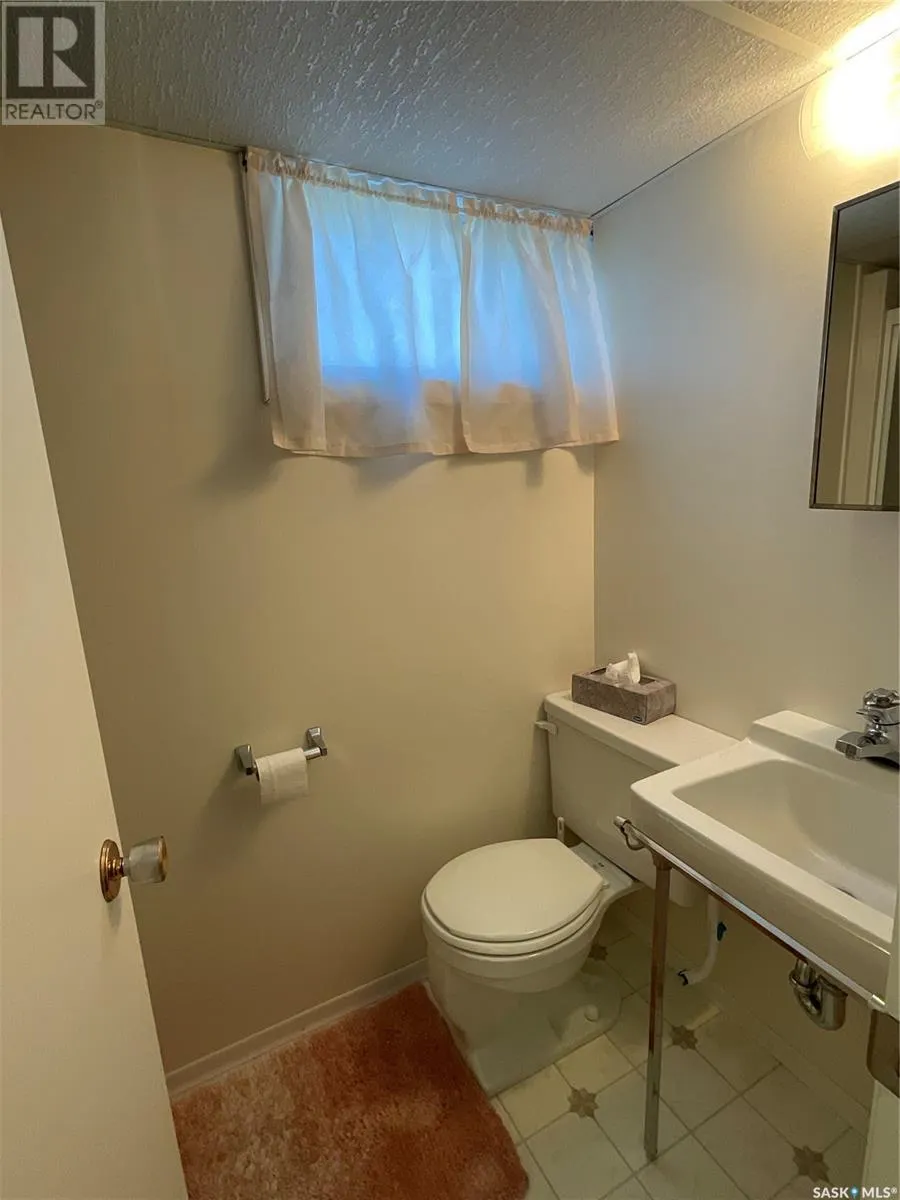 412 2nd STREET N