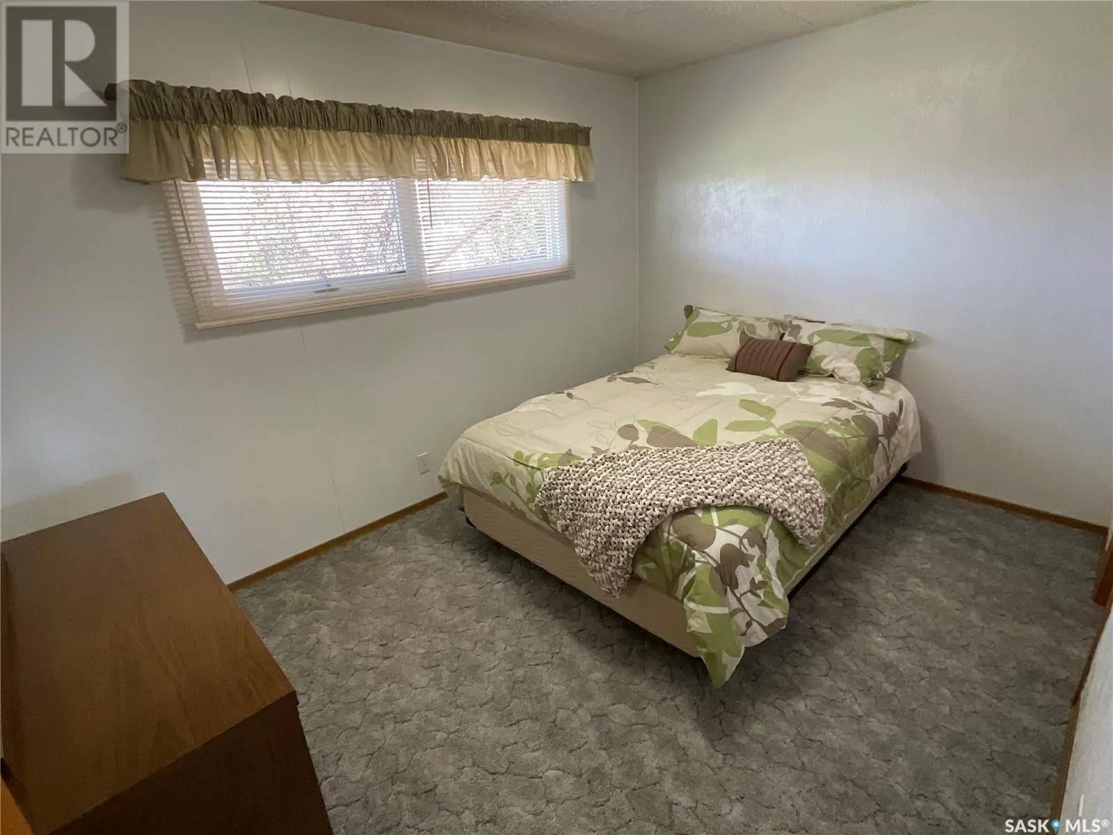 412 2nd STREET N