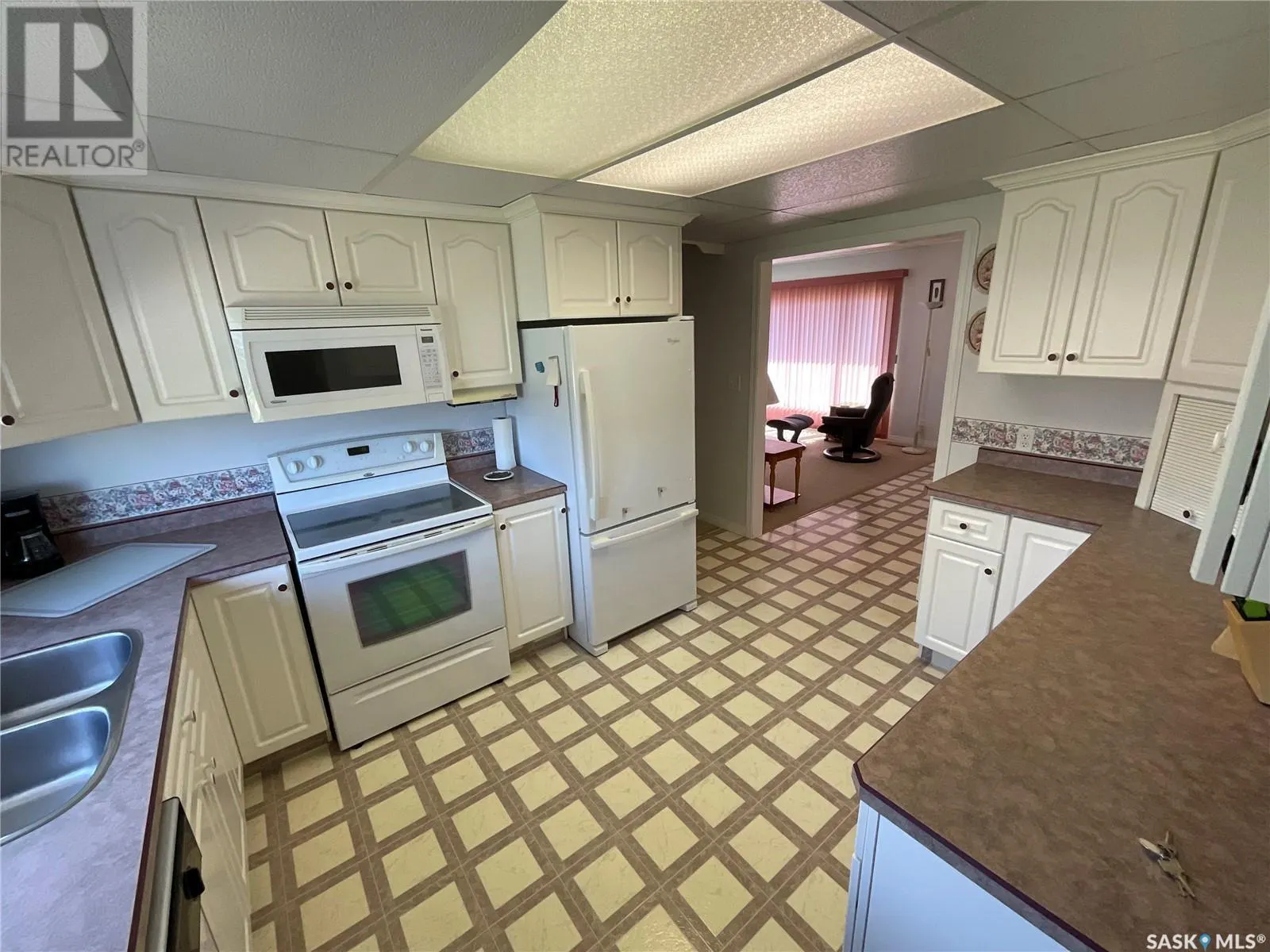 412 2nd STREET N