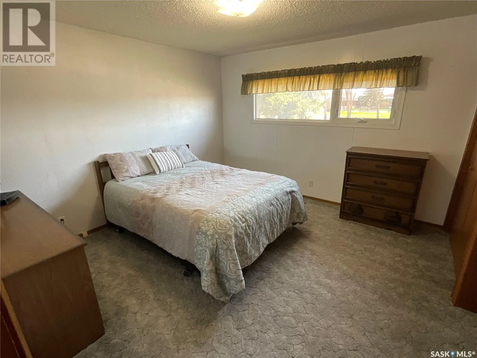 412 2nd STREET N