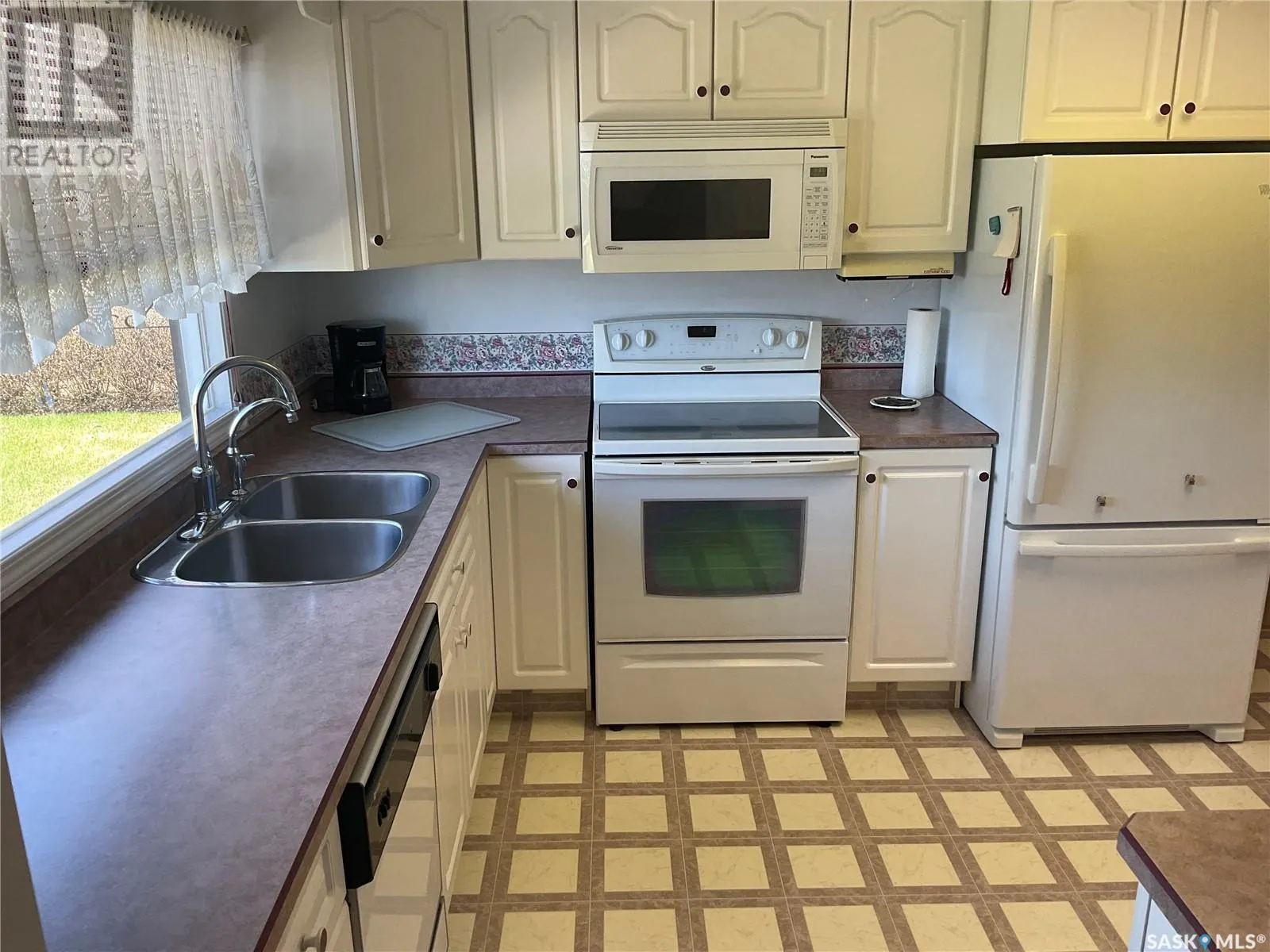 412 2nd STREET N