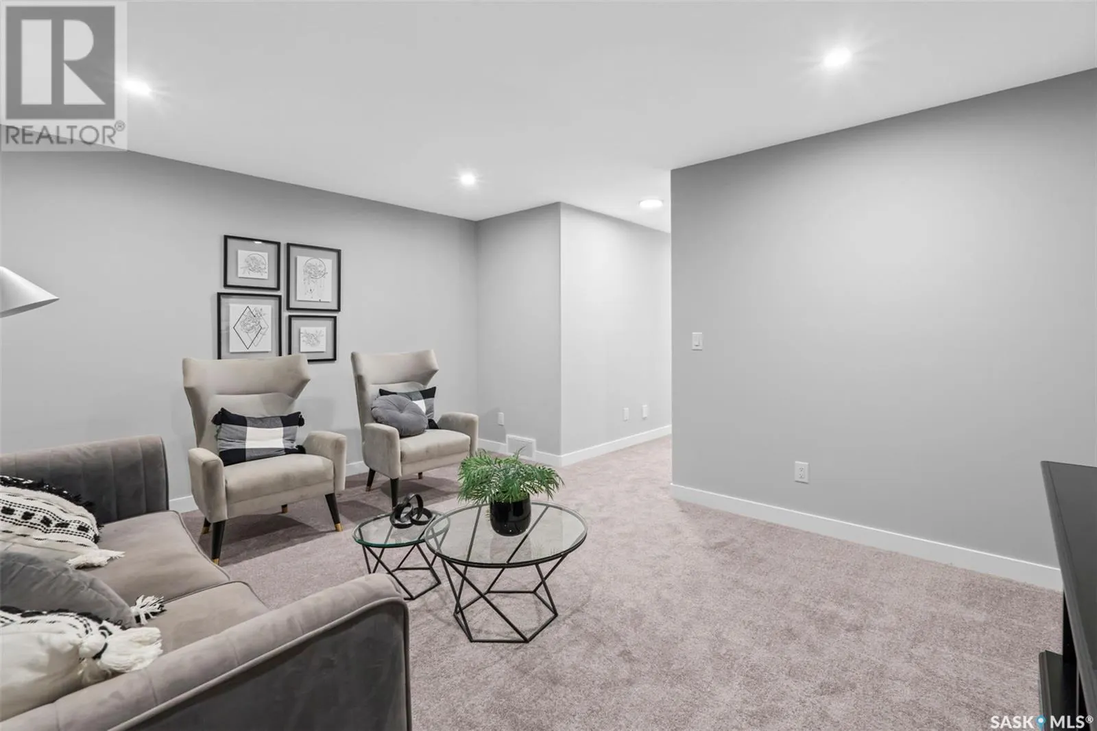 943 Traeger MANOR
