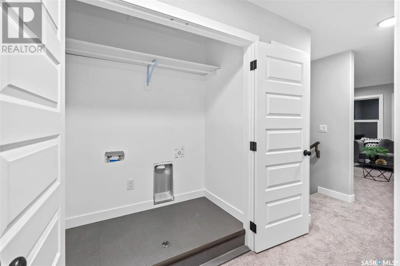 943 Traeger MANOR