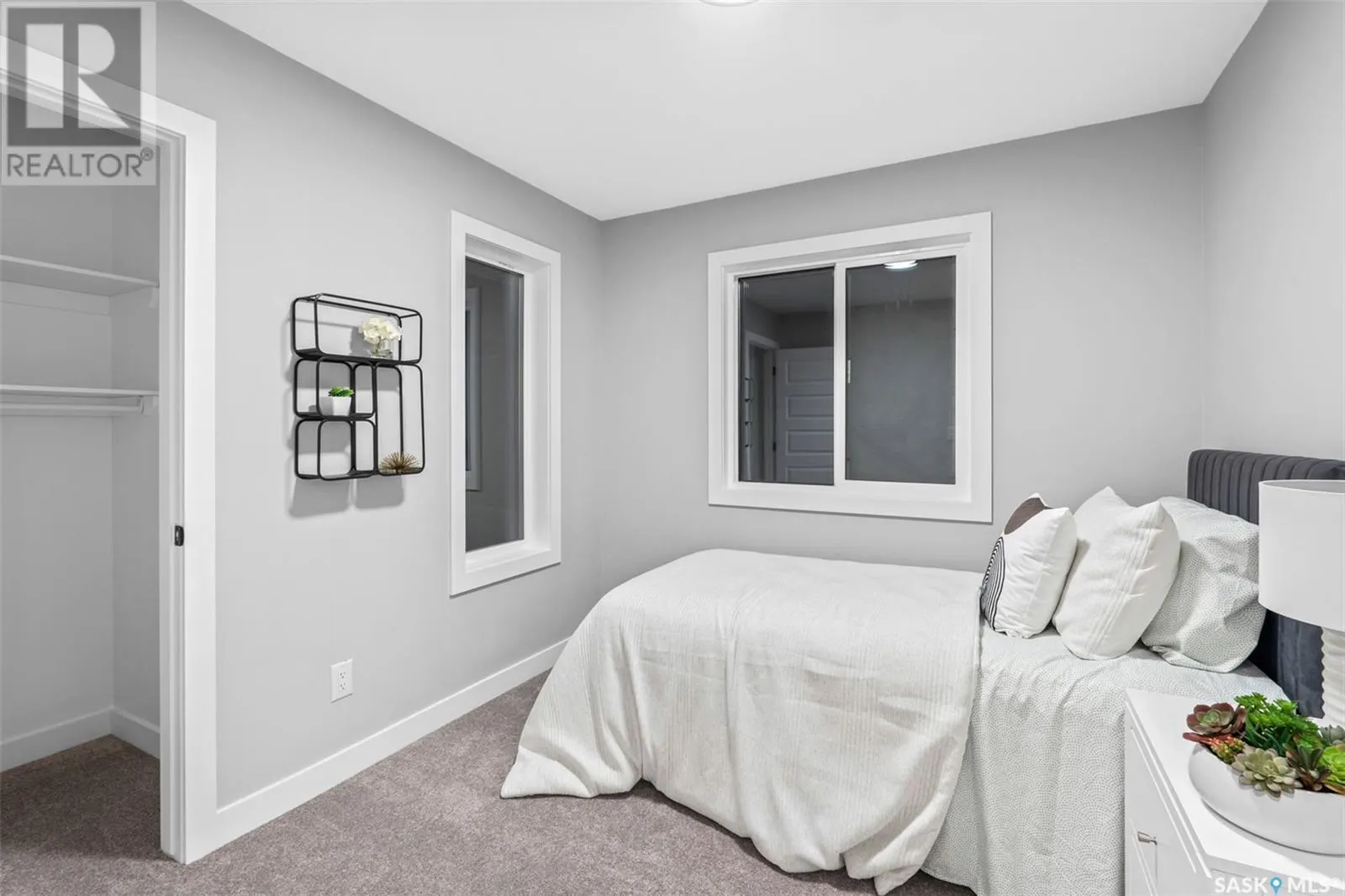 943 Traeger MANOR