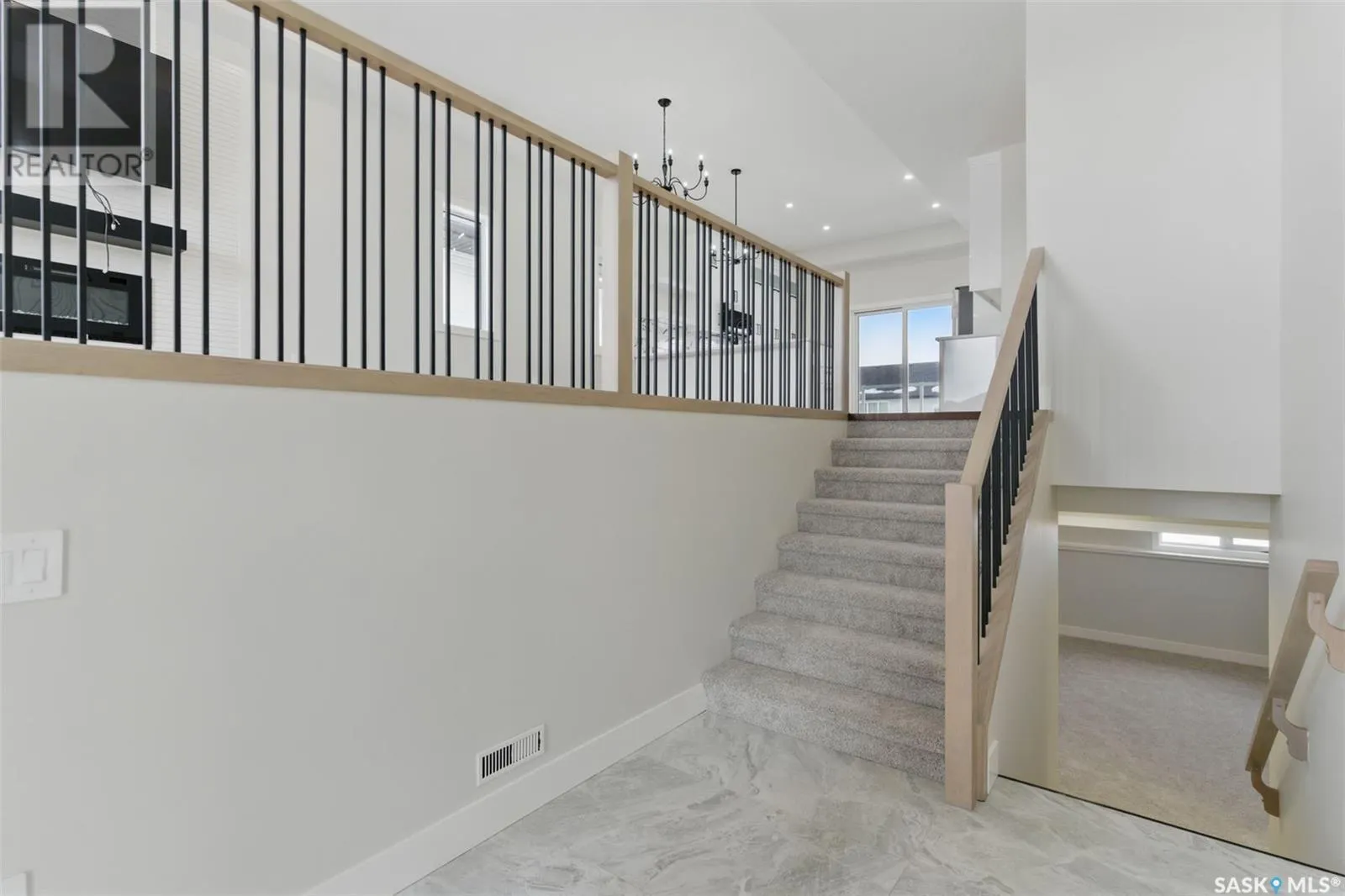 602 Weir CRESCENT