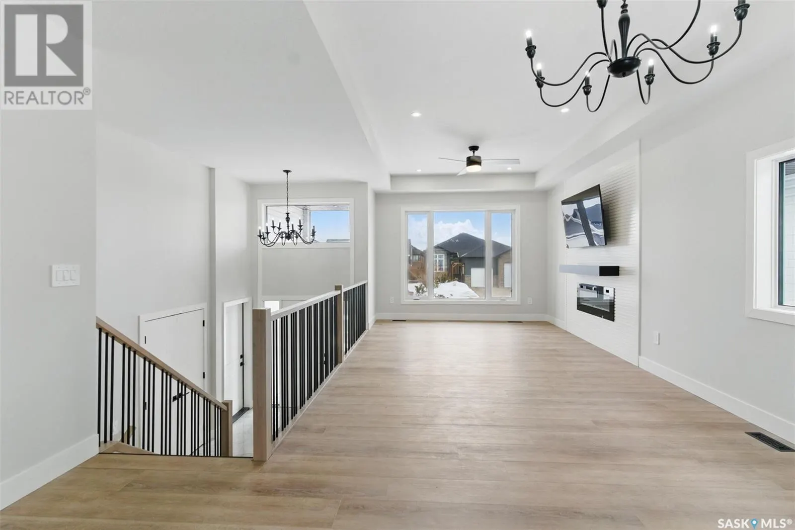 602 Weir CRESCENT