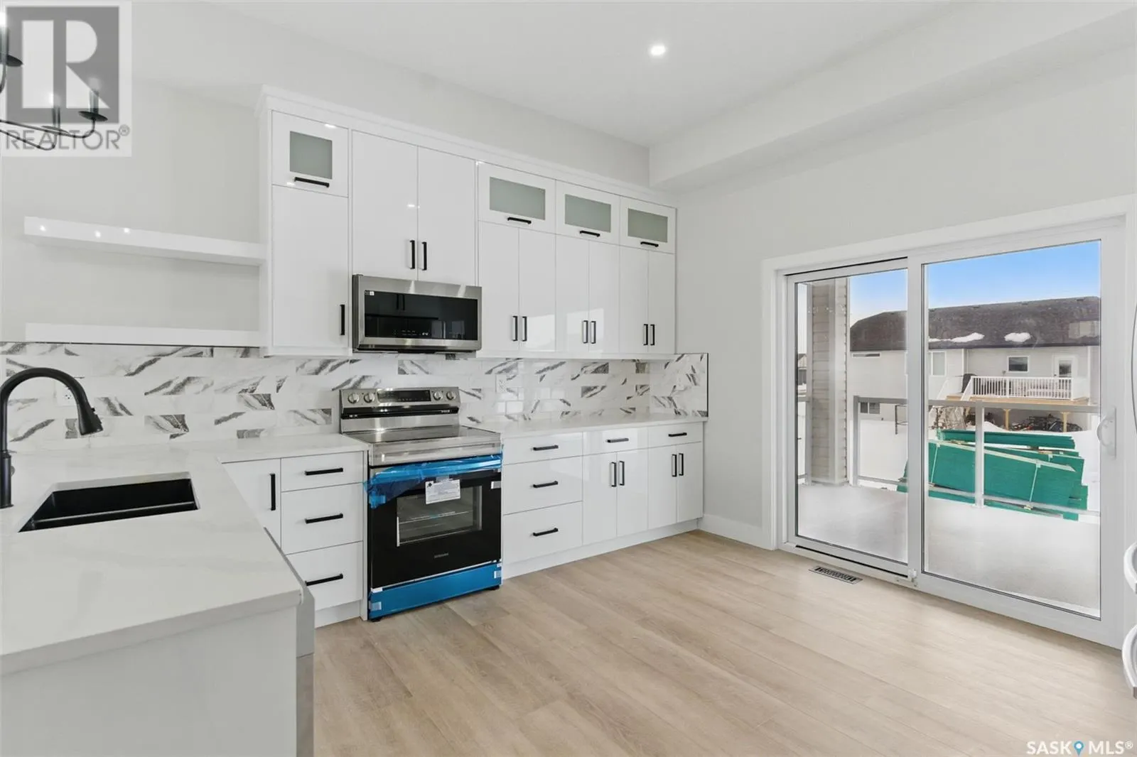 602 Weir CRESCENT