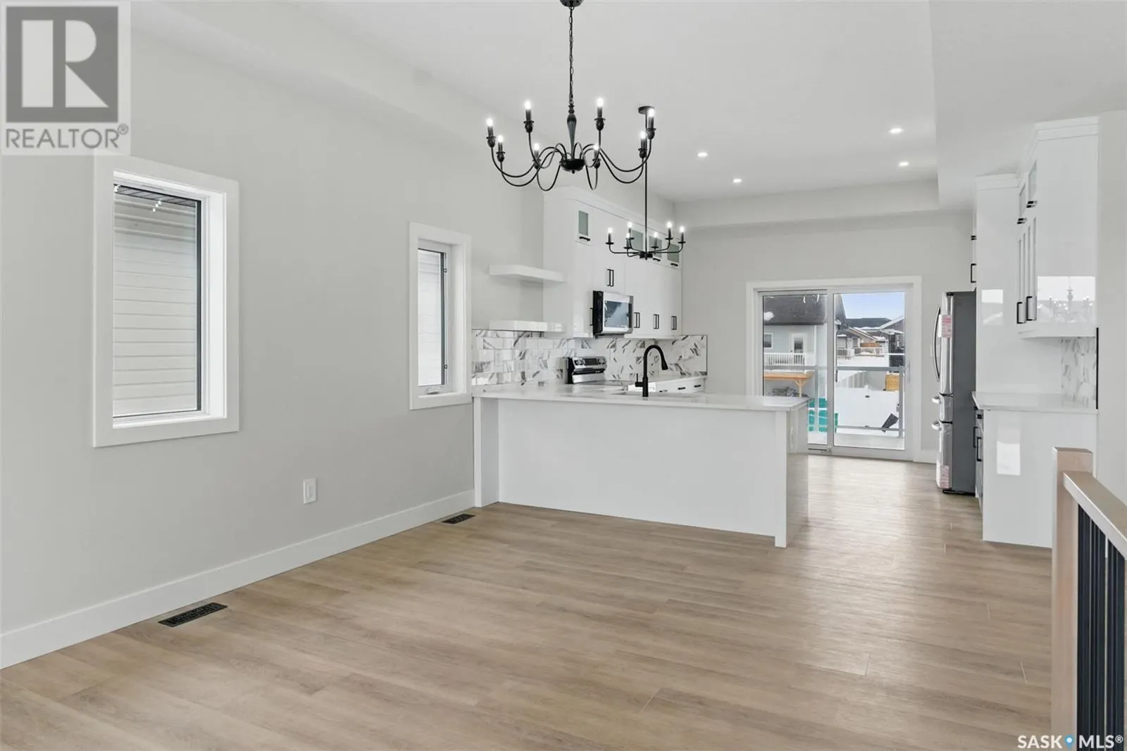602 Weir CRESCENT