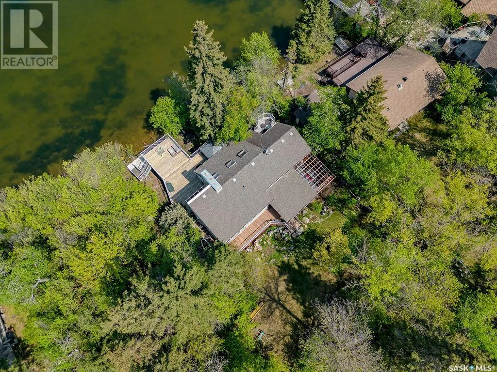 93 Crescent AVENUE