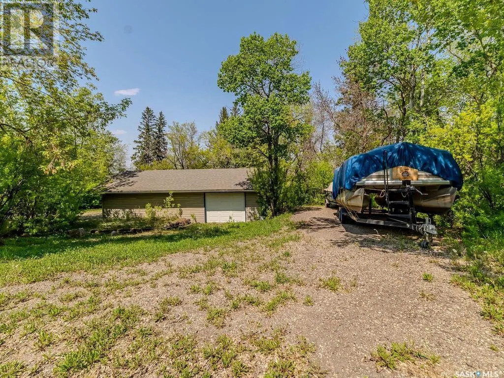 93 Crescent AVENUE