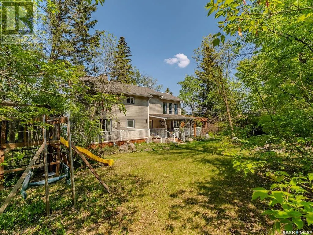 93 Crescent AVENUE