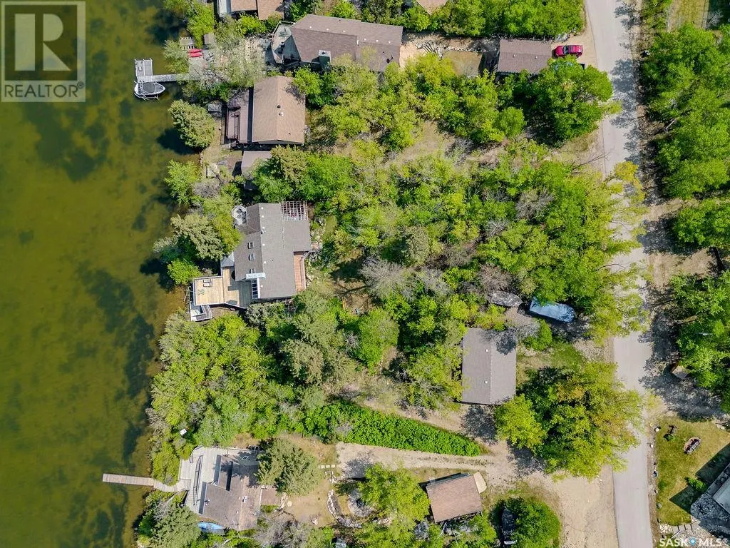 93 Crescent AVENUE