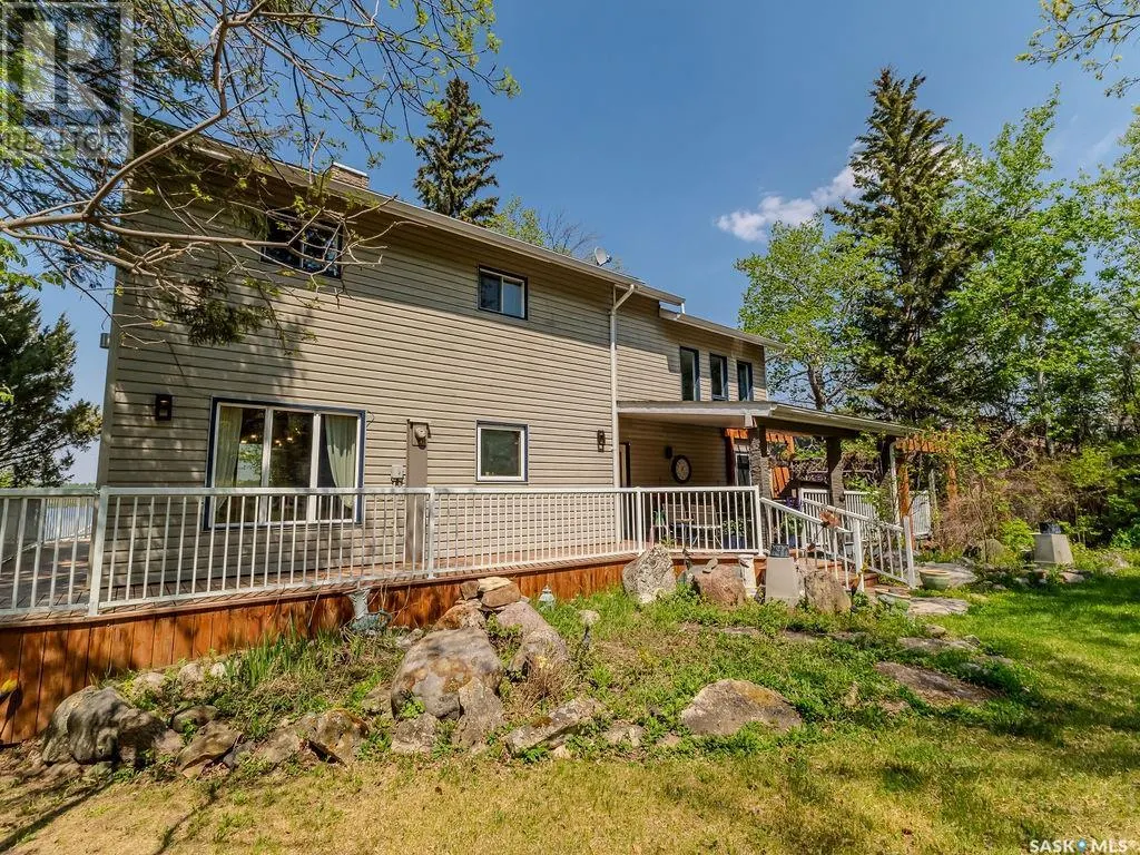 93 Crescent AVENUE