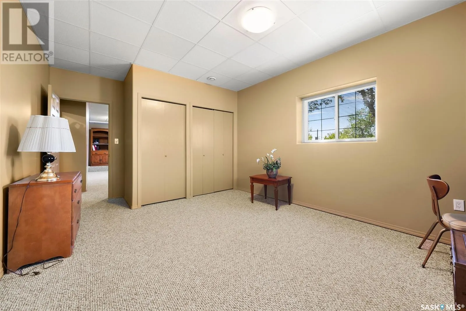 142 Lakeshore DRIVE