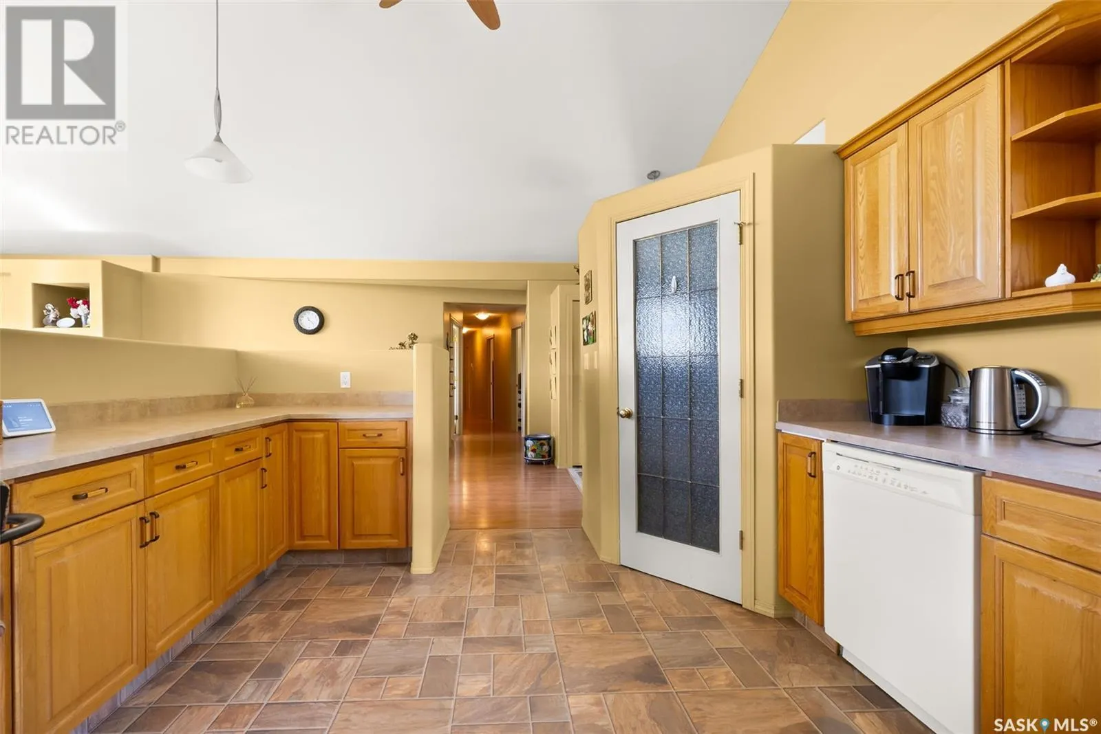 142 Lakeshore DRIVE