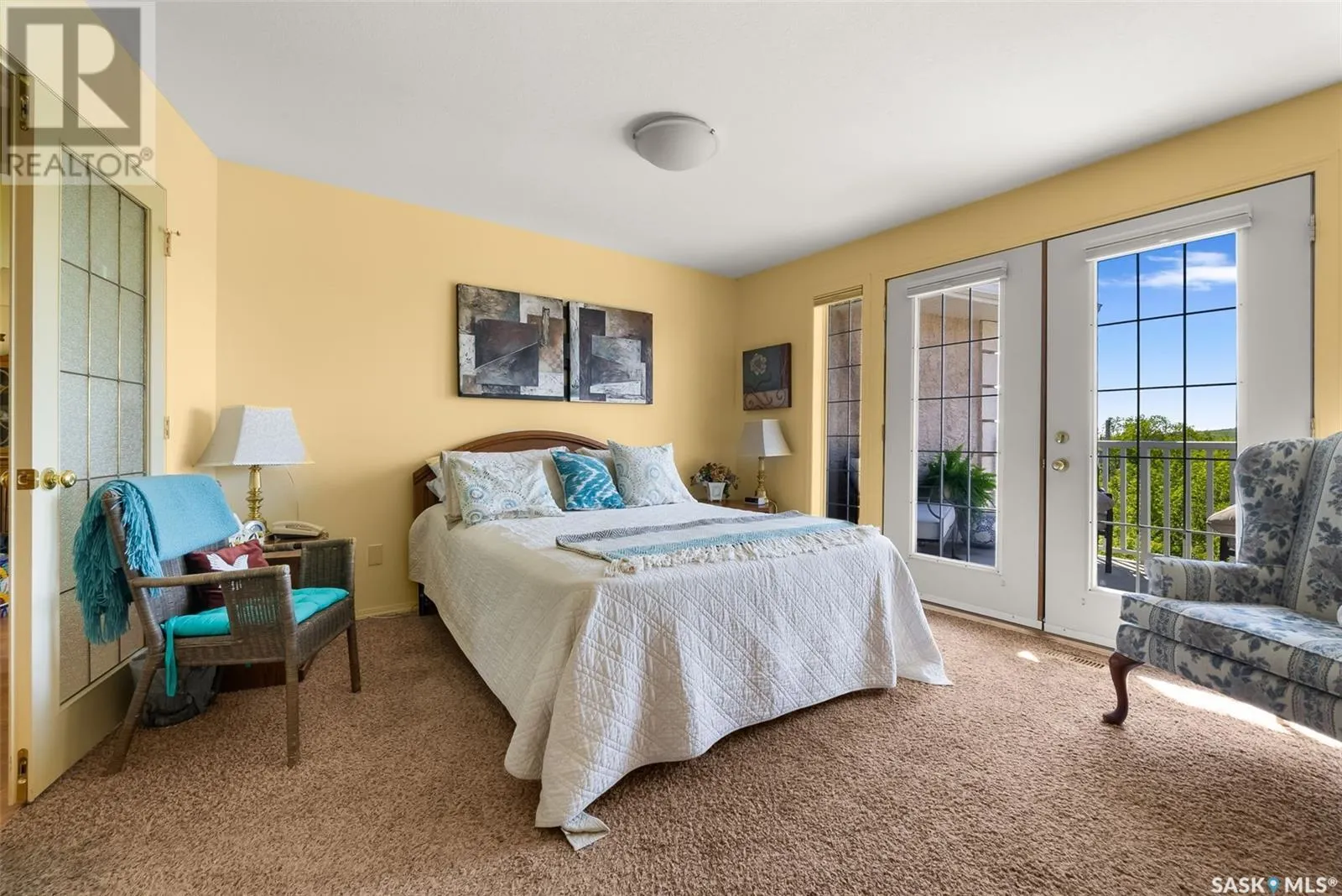 142 Lakeshore DRIVE