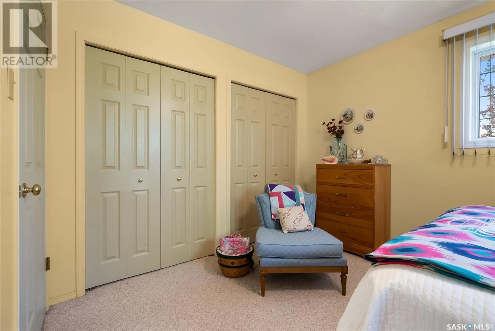 142 Lakeshore DRIVE
