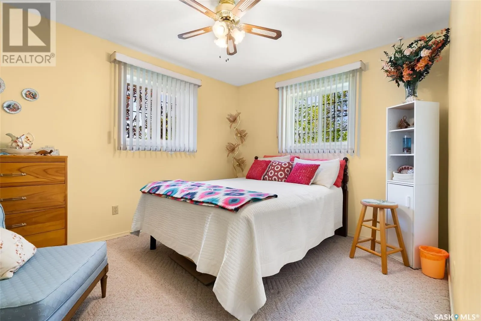 142 Lakeshore DRIVE