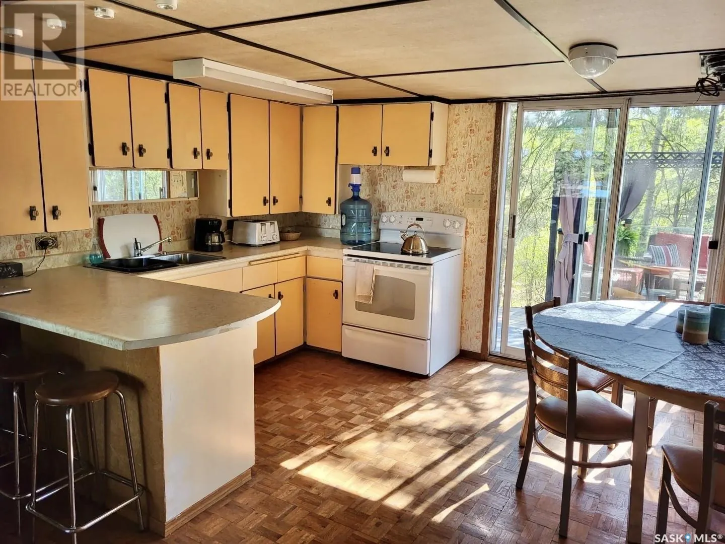 1 Lakeshore PLACE