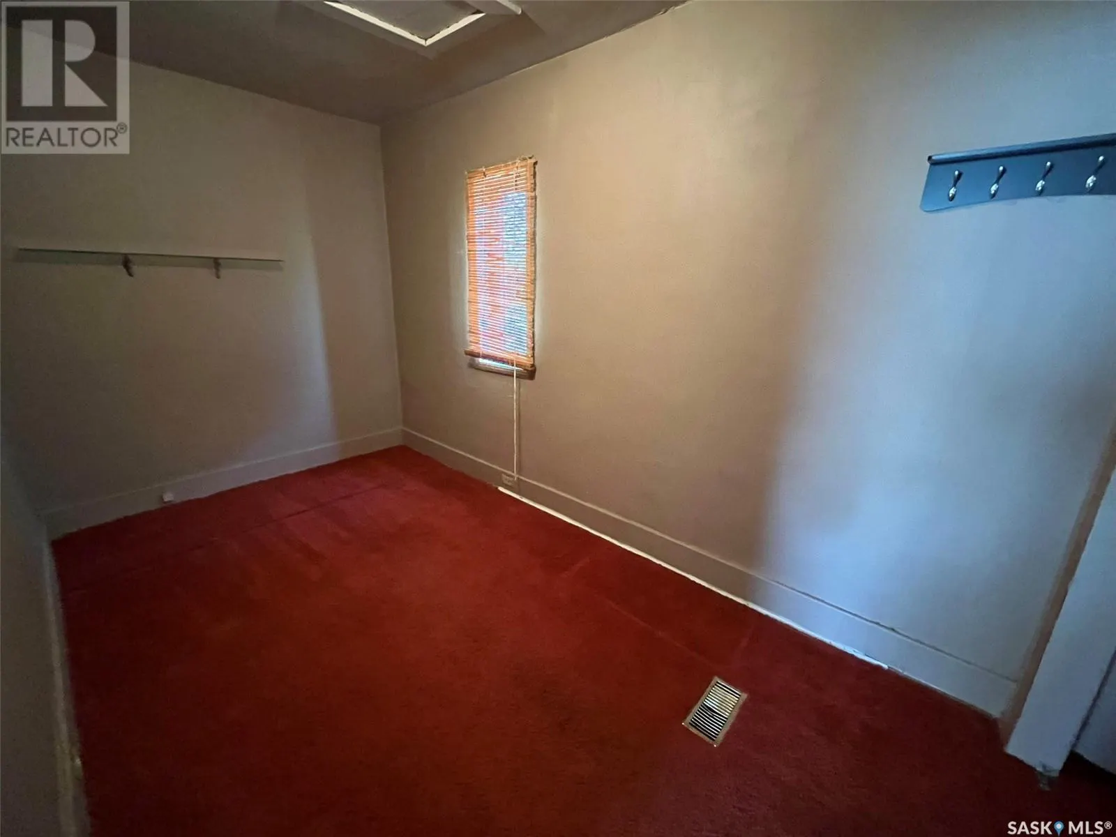 107 1st STREET W