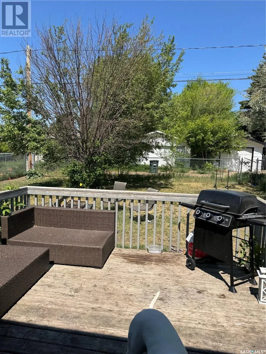 452 Adams CRESCENT