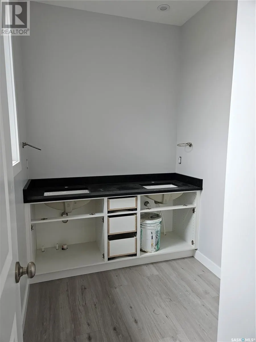 848 Delaet BAY
