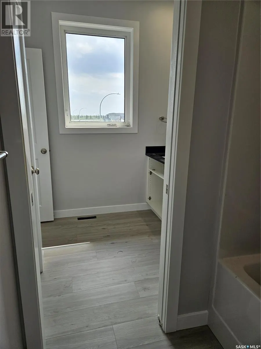 848 Delaet BAY