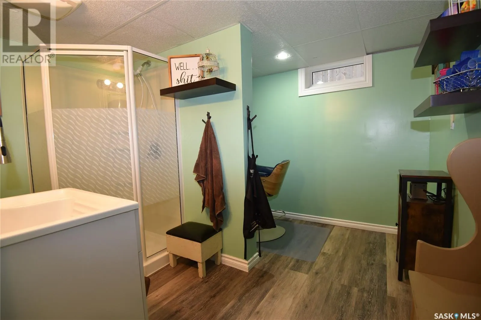 405 1st STREET W