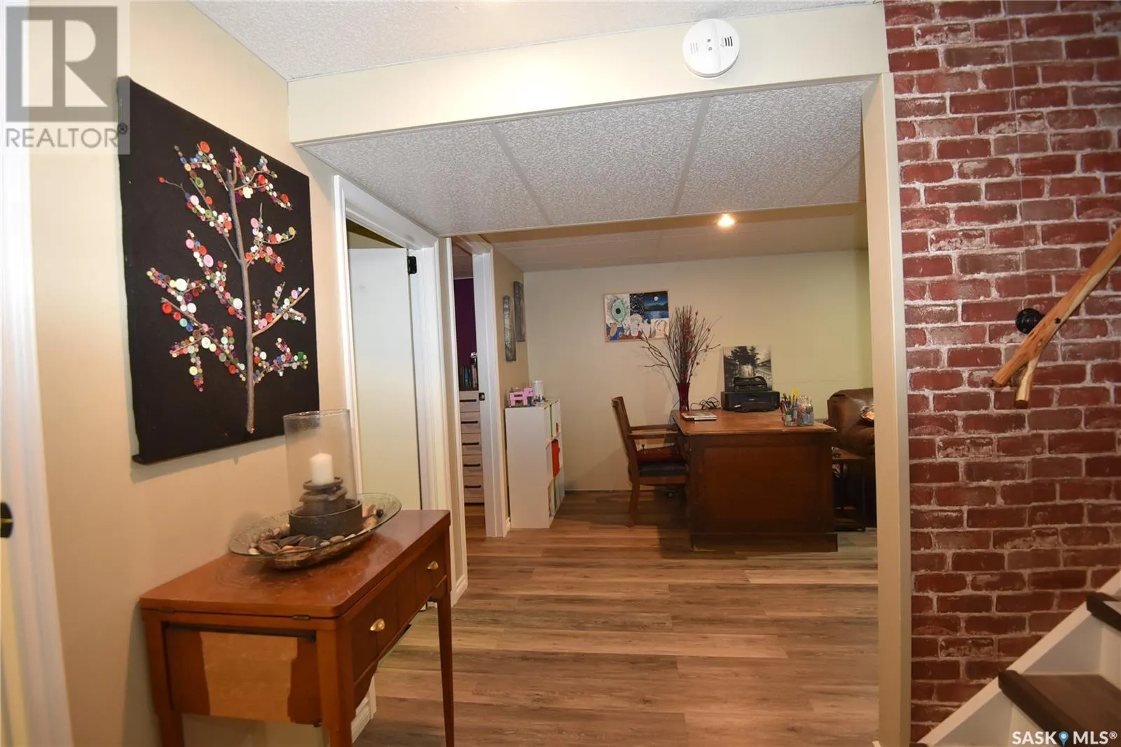 405 1st STREET W