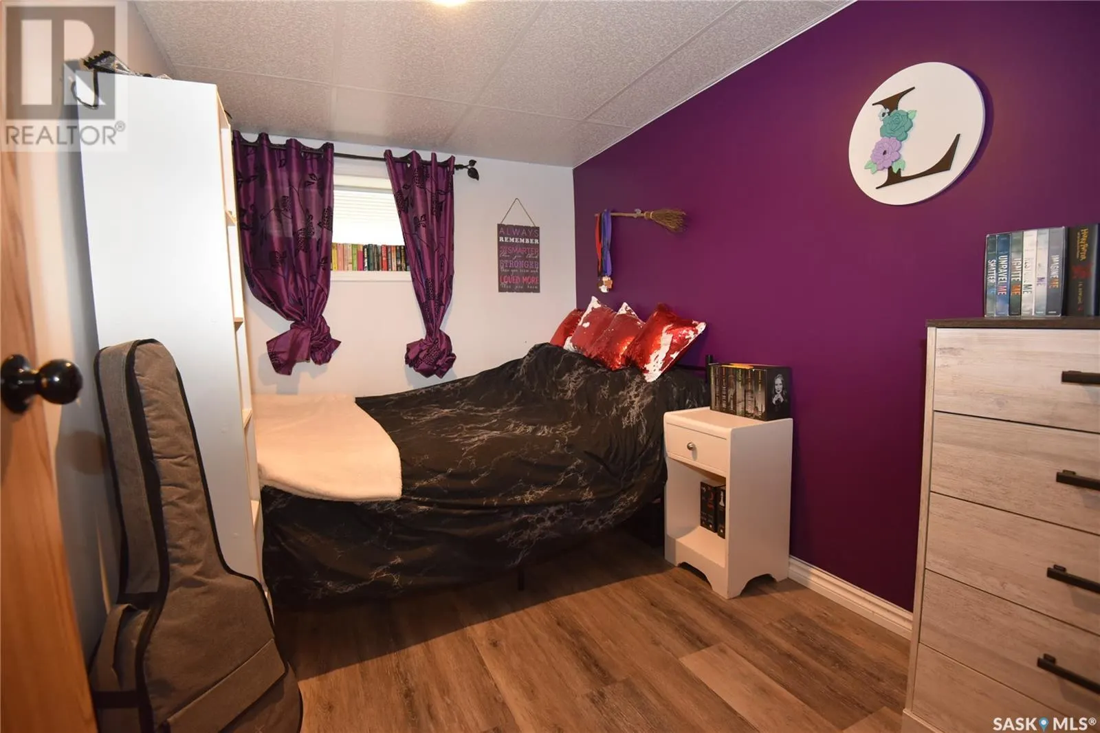 405 1st STREET W