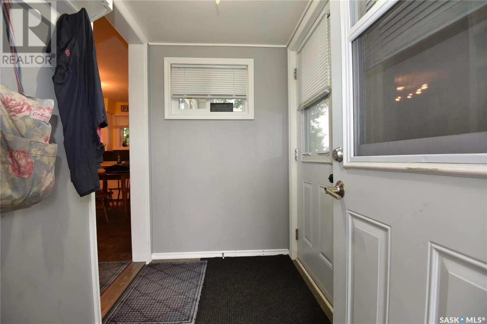 405 1st STREET W