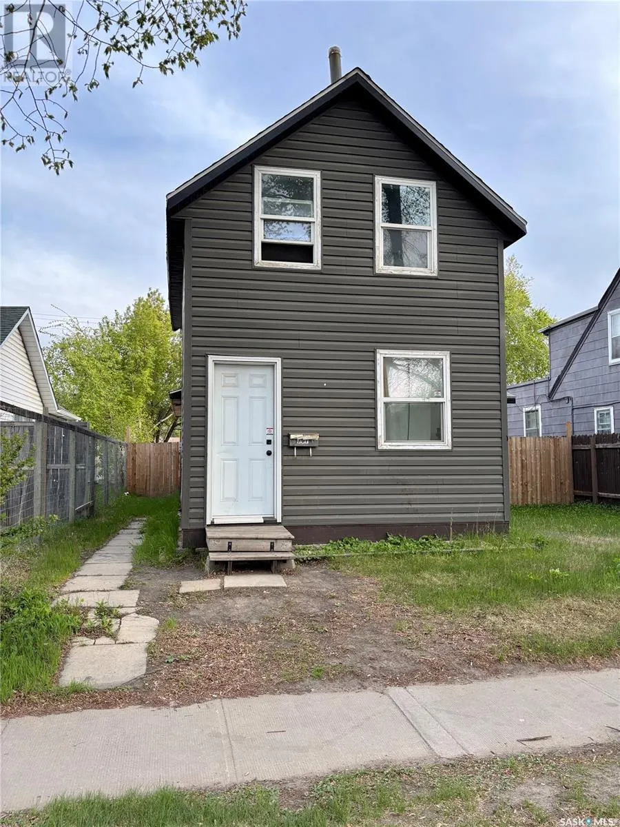 307 15th STREET W