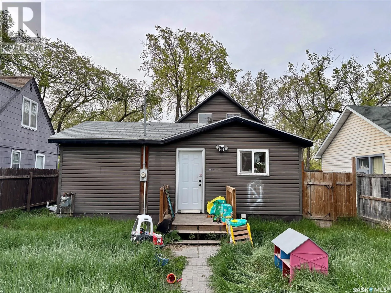 307 15th STREET W