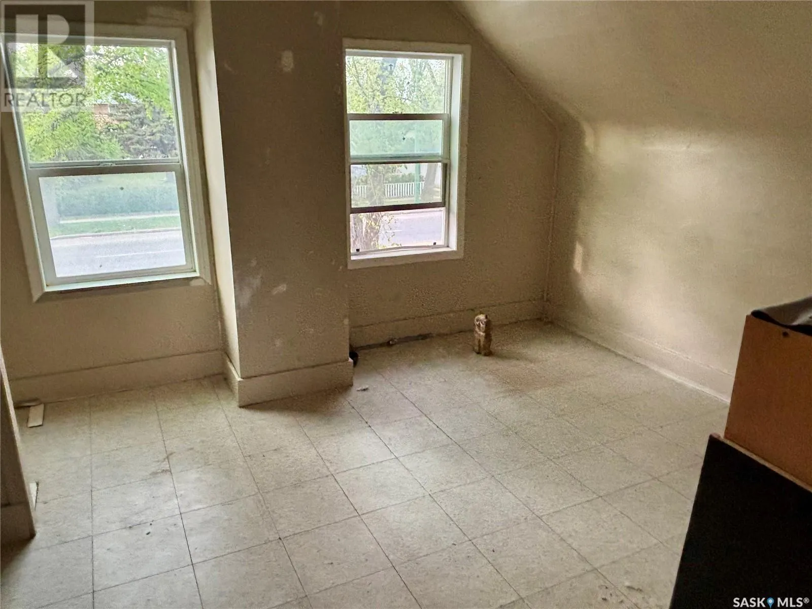 307 15th STREET W