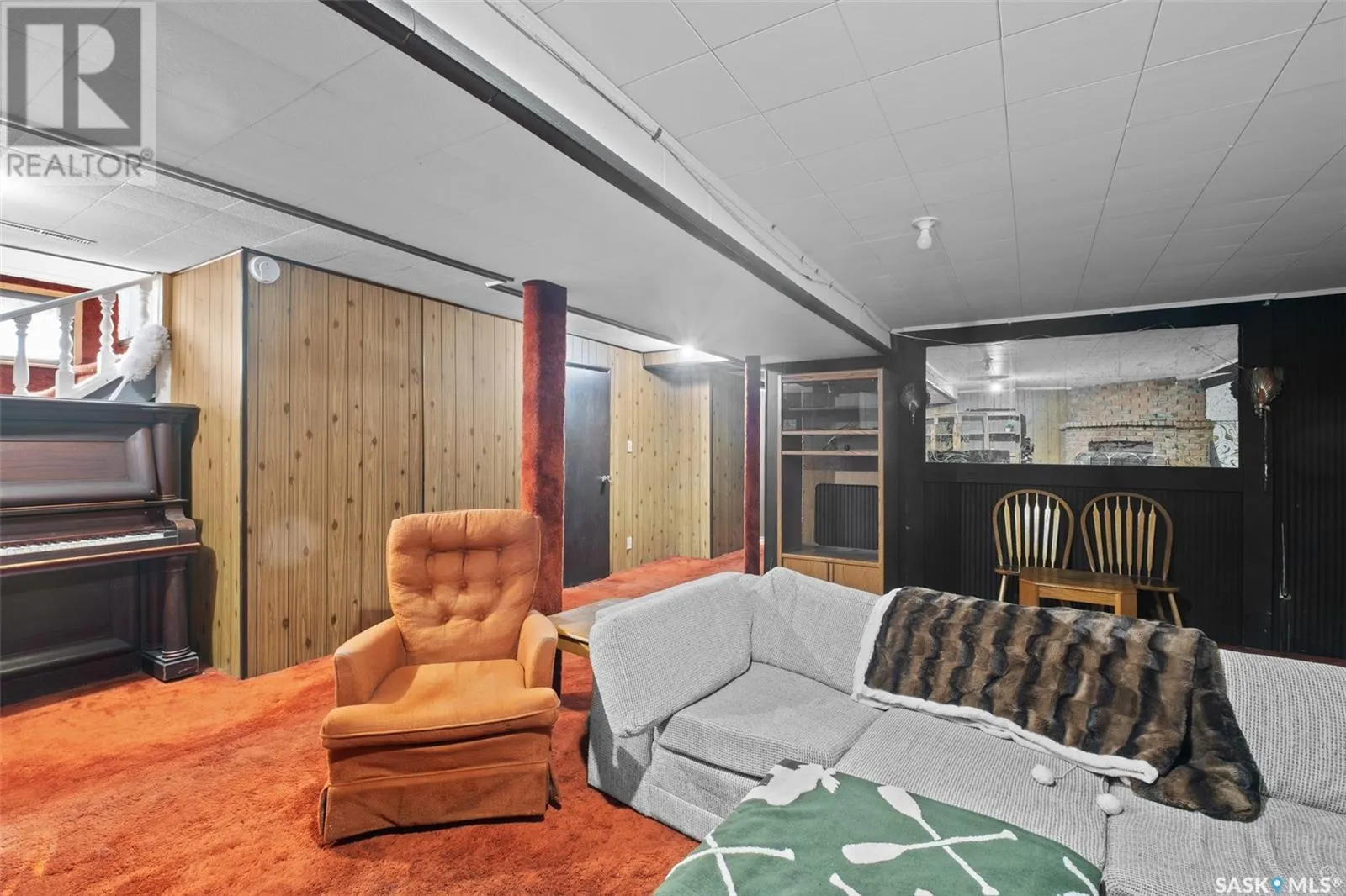 29 24th STREET E