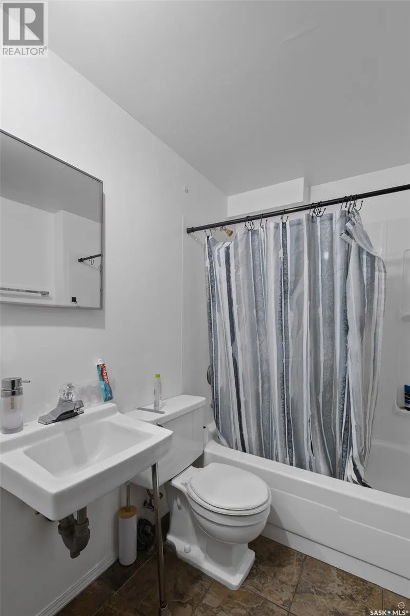 29 24th STREET E