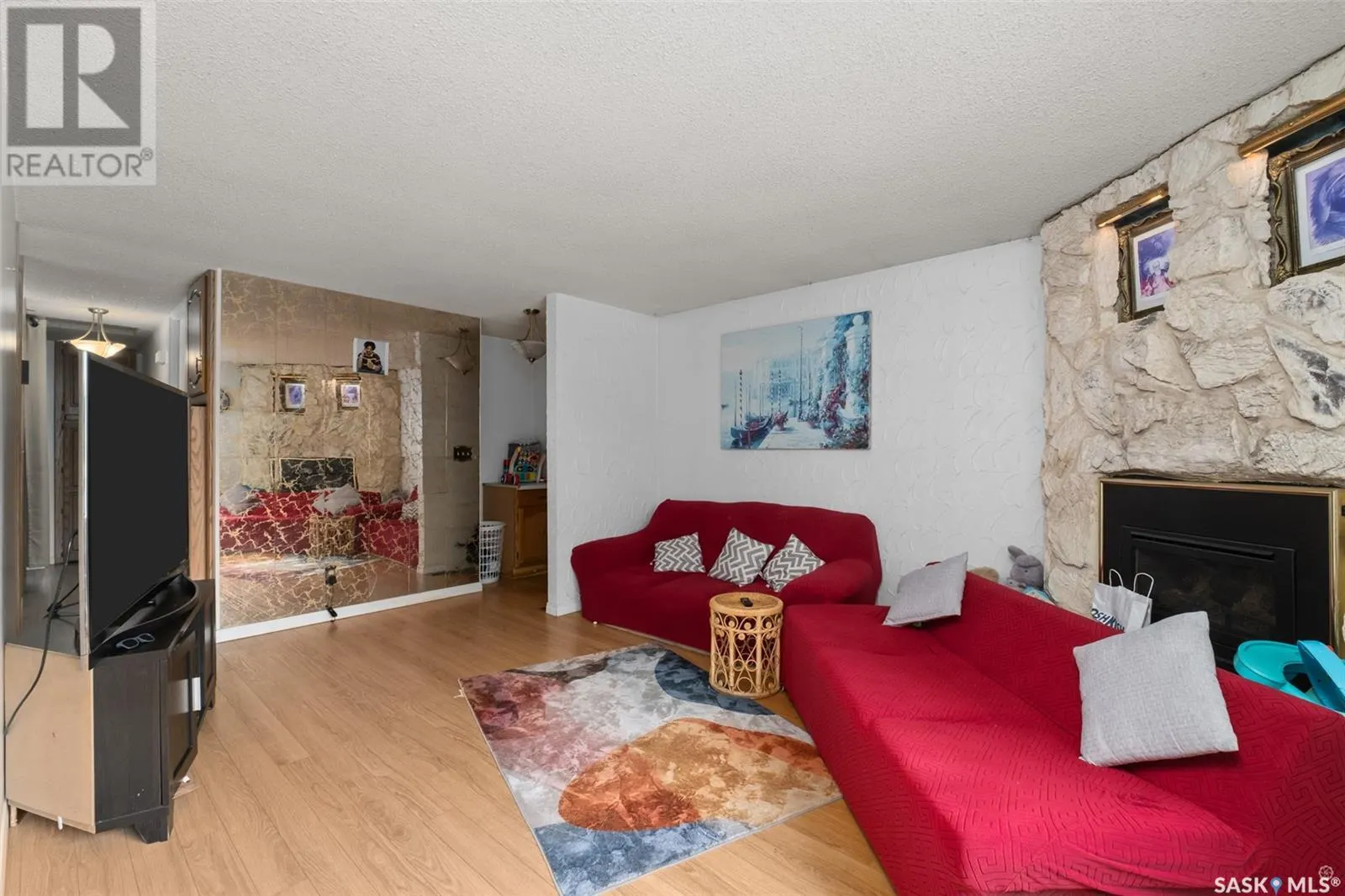 29 24th STREET E