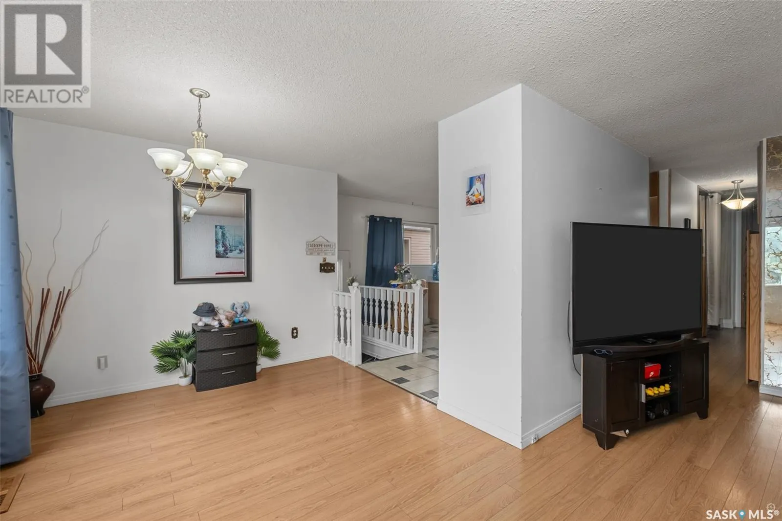 29 24th STREET E
