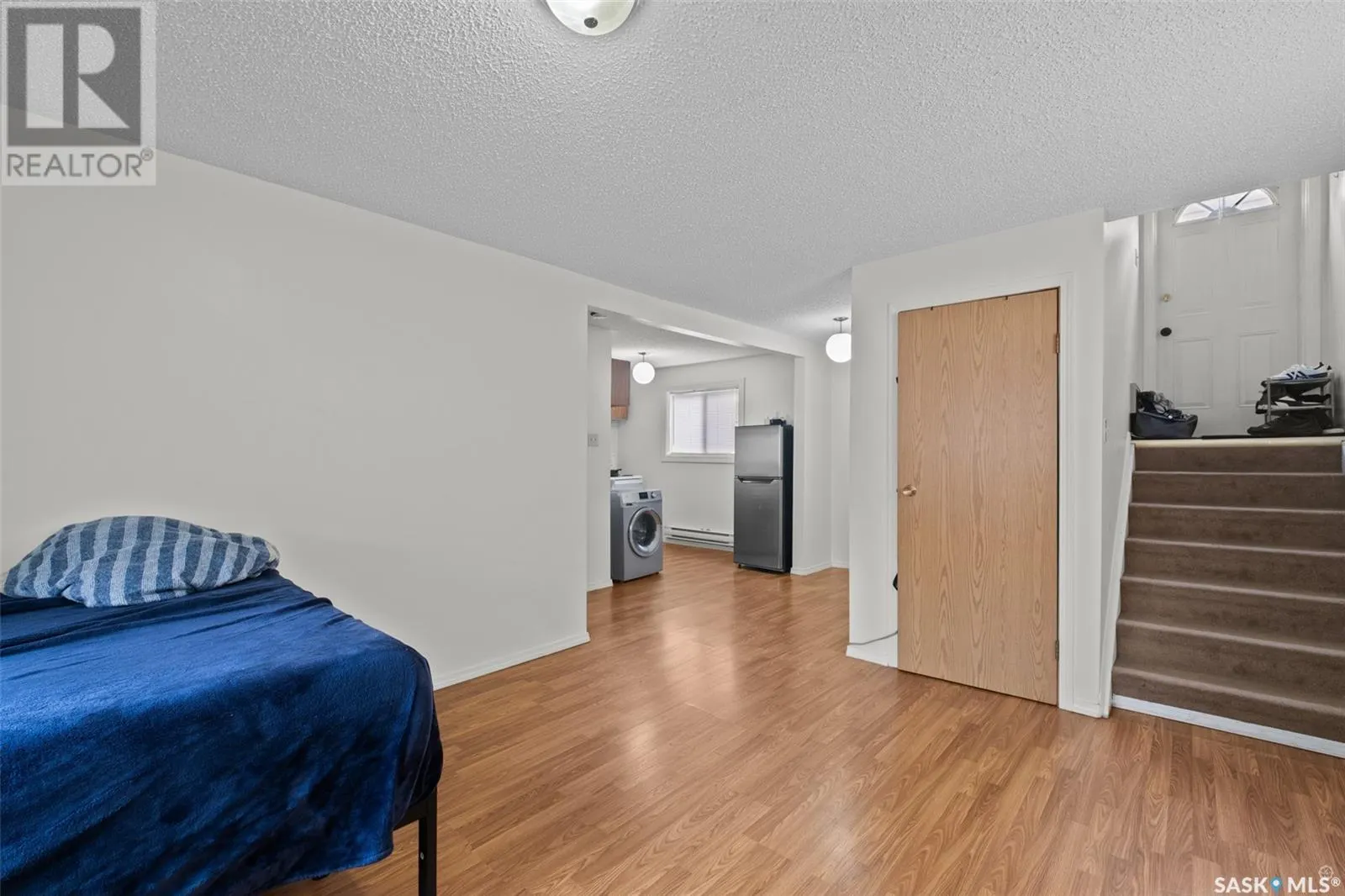 29 24th STREET E