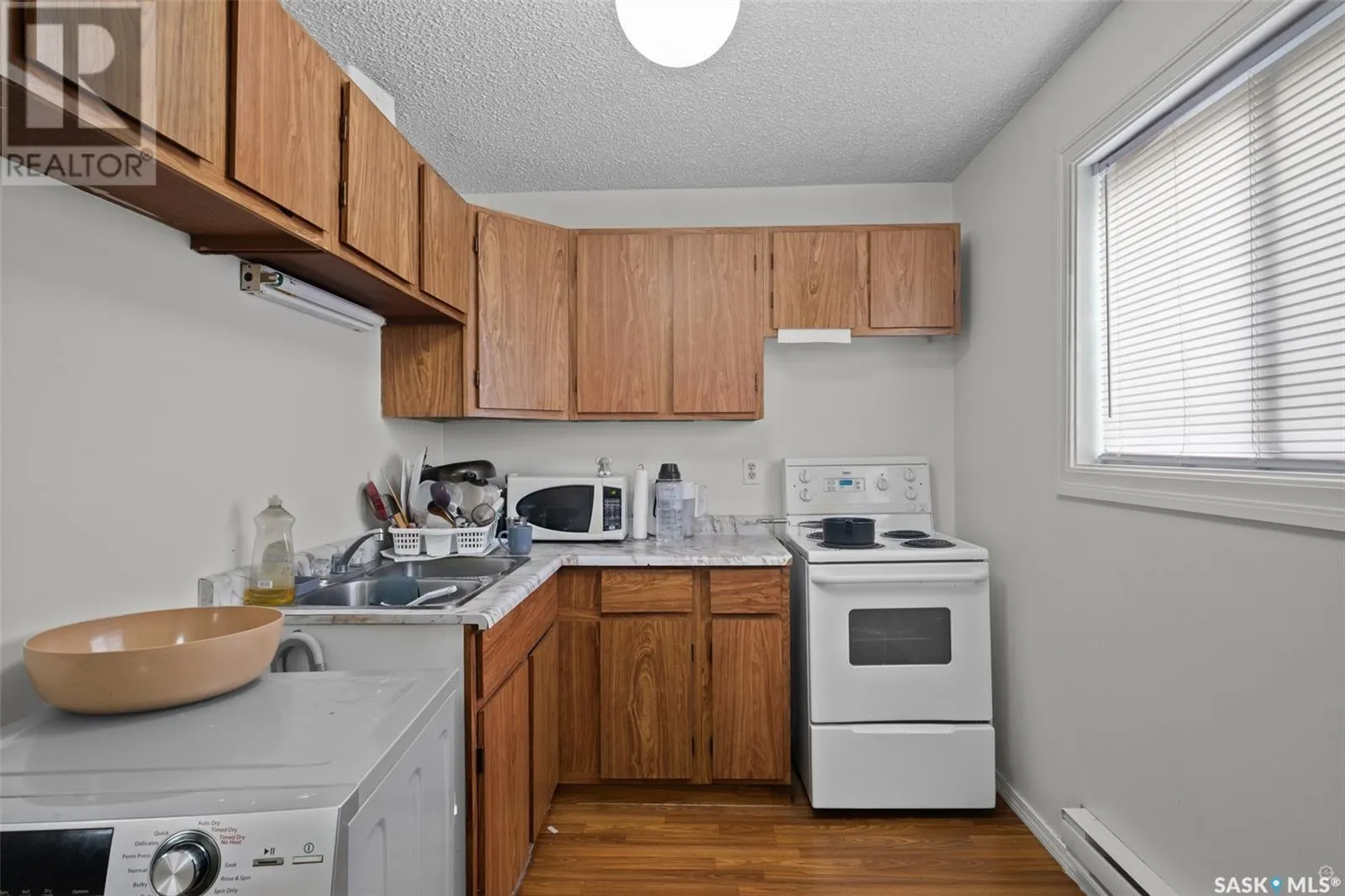 29 24th STREET E