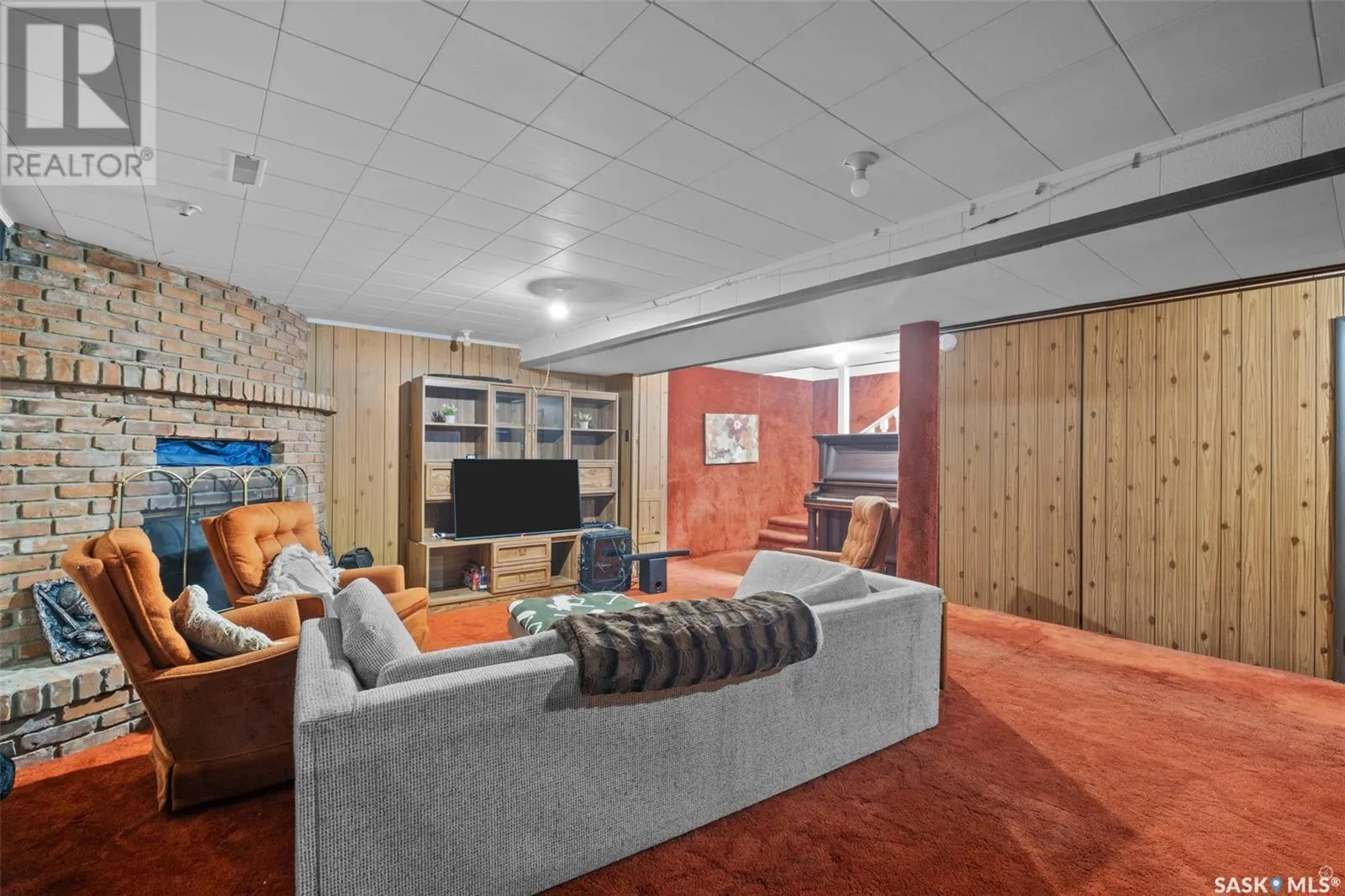 29 24th STREET E