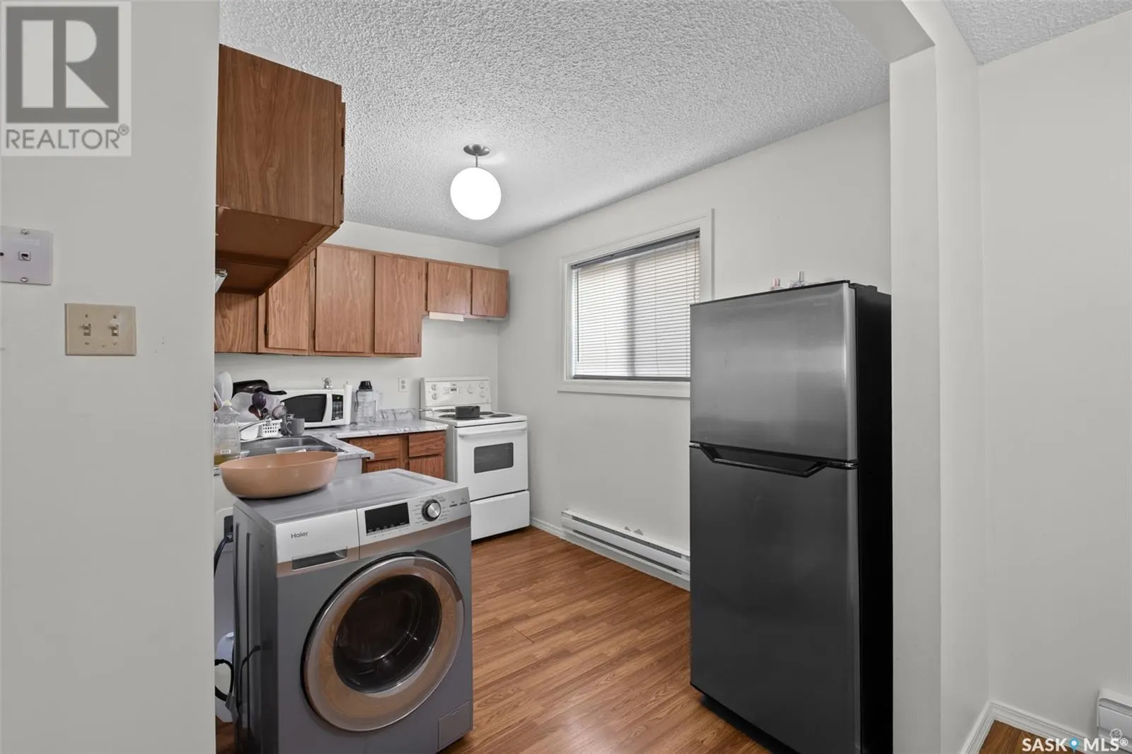 29 24th STREET E