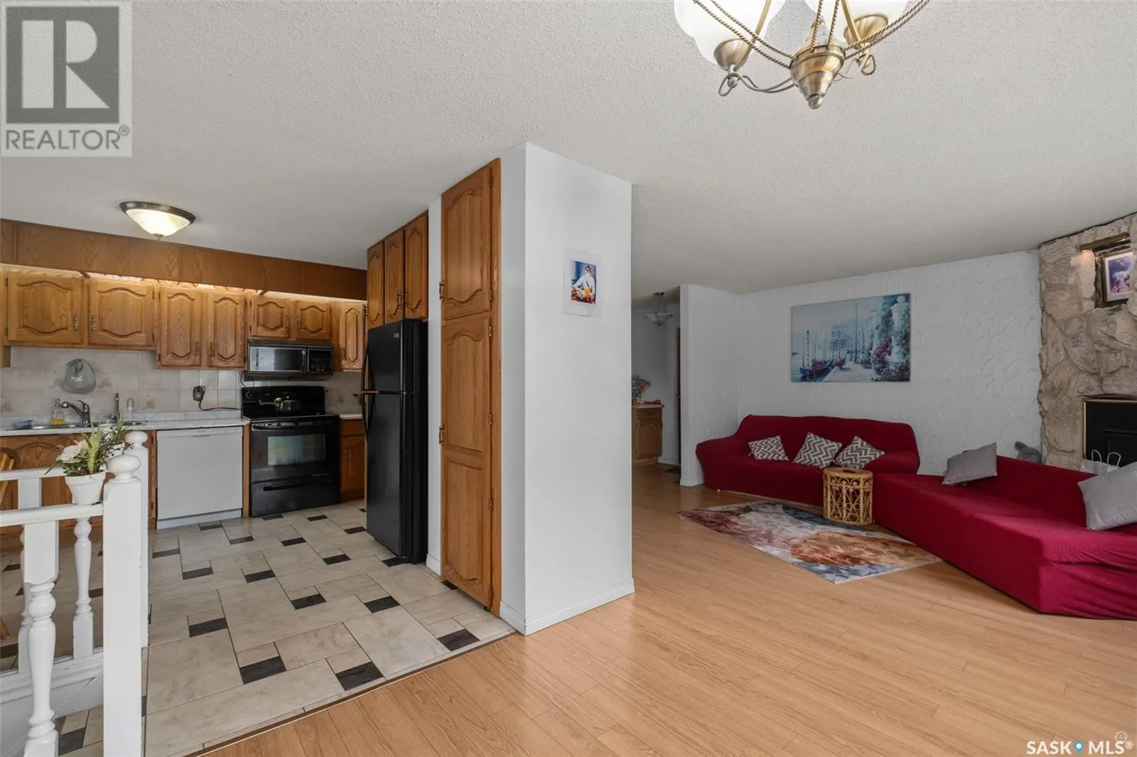 29 24th STREET E