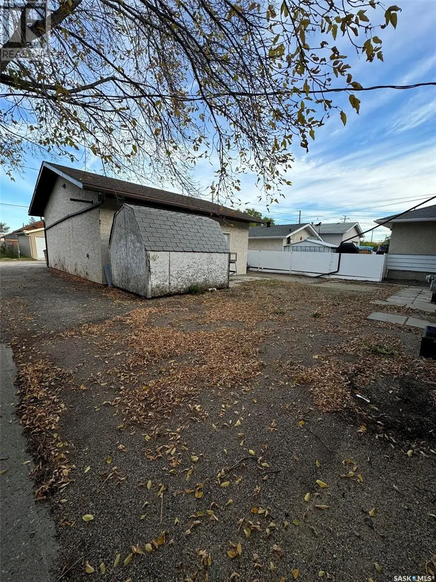 A & B 345 SCARTH STREET