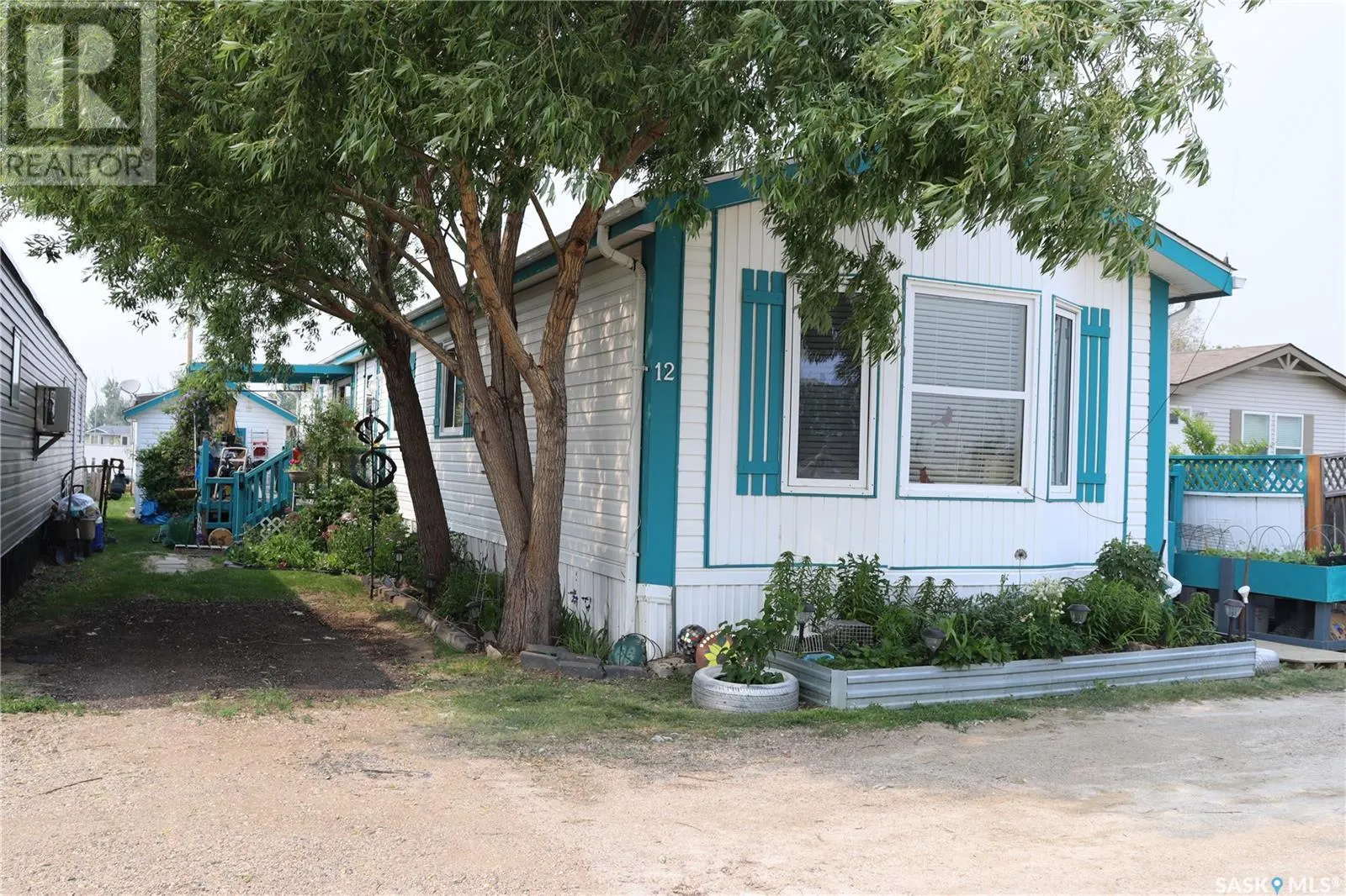 12 401 Railway AVENUE E