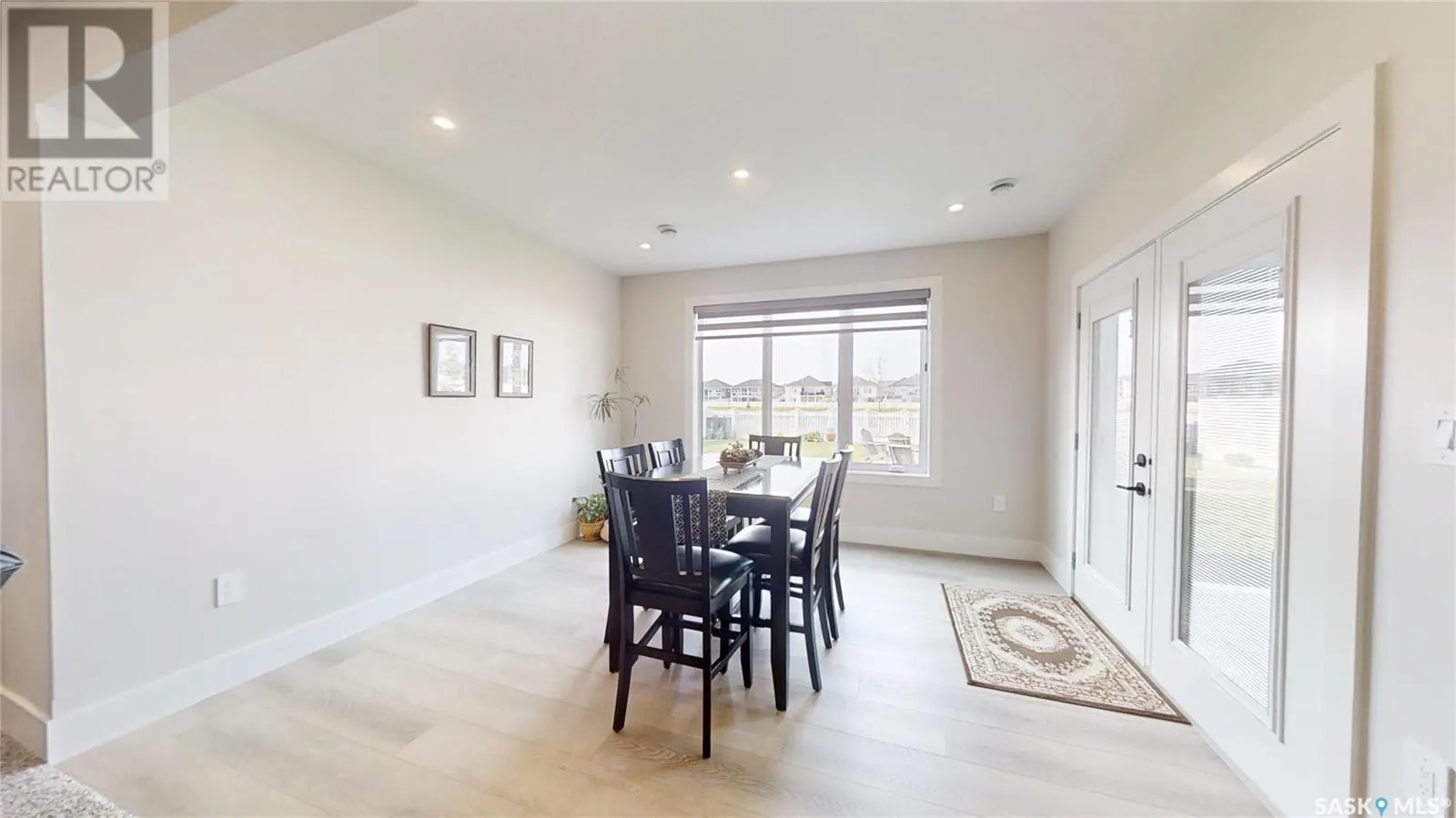 711 Weir CRESCENT