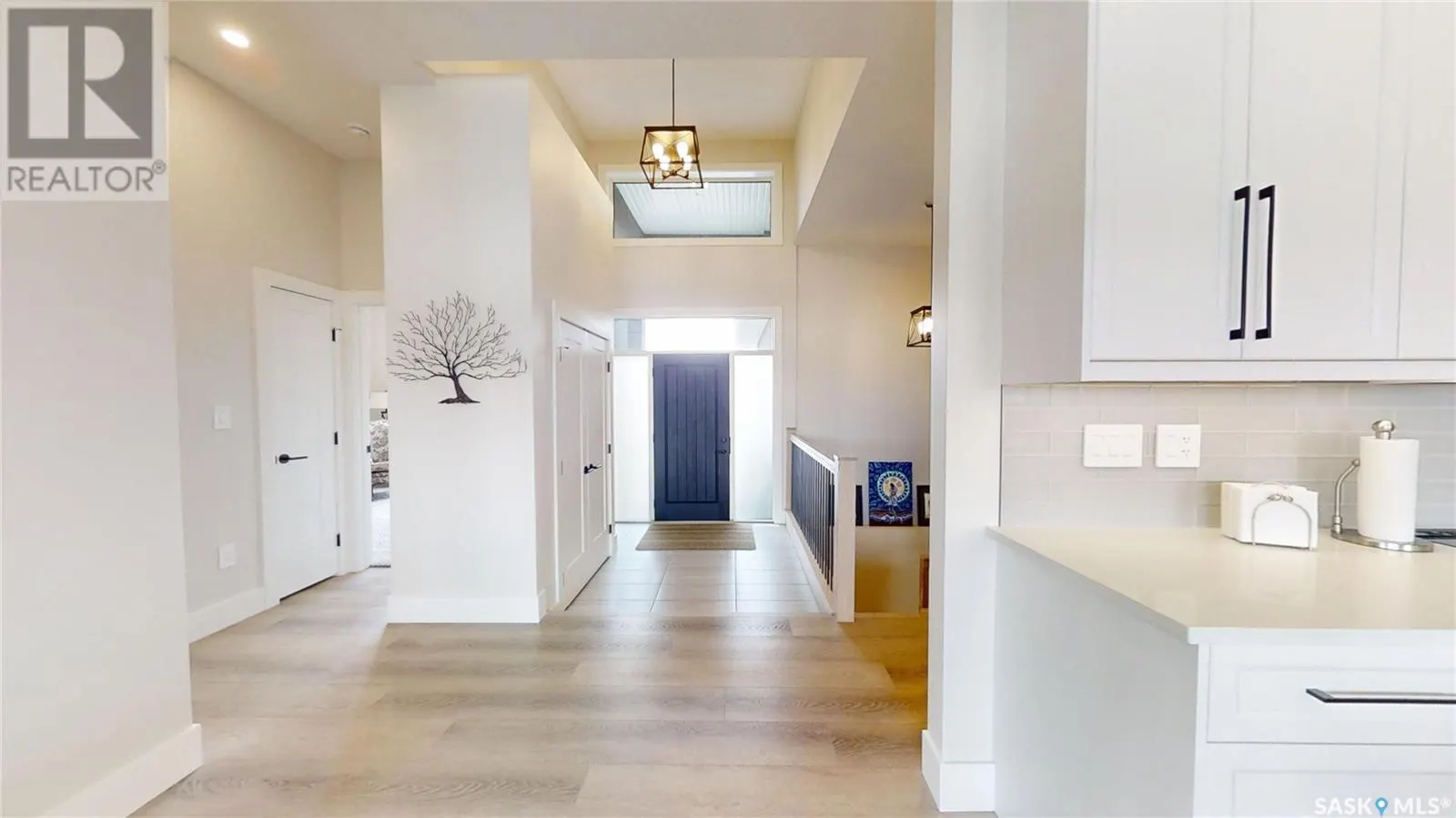 711 Weir CRESCENT