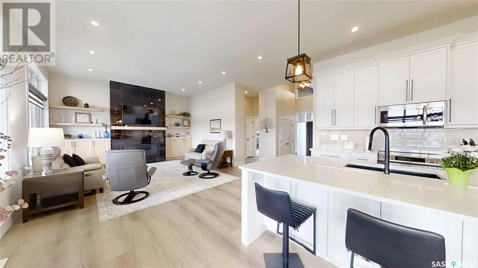 711 Weir CRESCENT