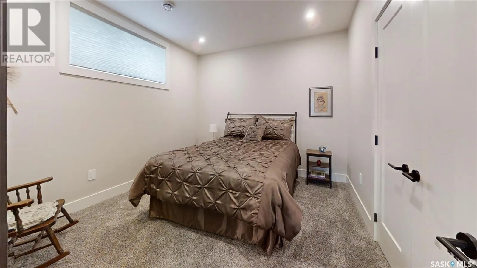 711 Weir CRESCENT